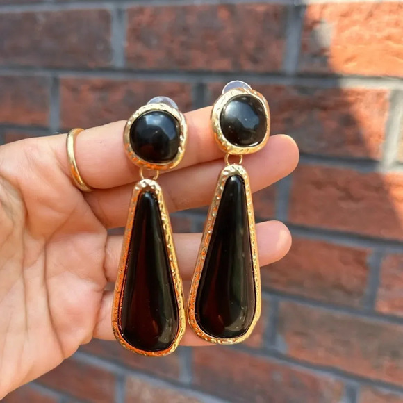 Barogue Black Gold Earrings - Picture 7 of 11